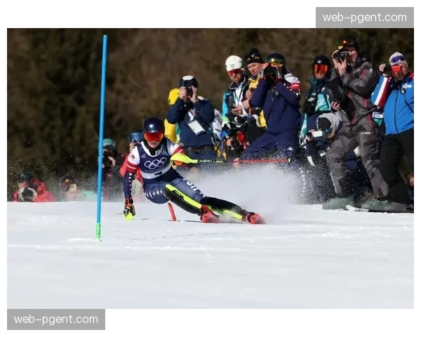 美国名将希弗林高山滑雪回转夺冠 个人技术能力决定比赛结果